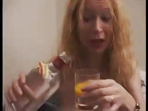 La madre molesta al  ...