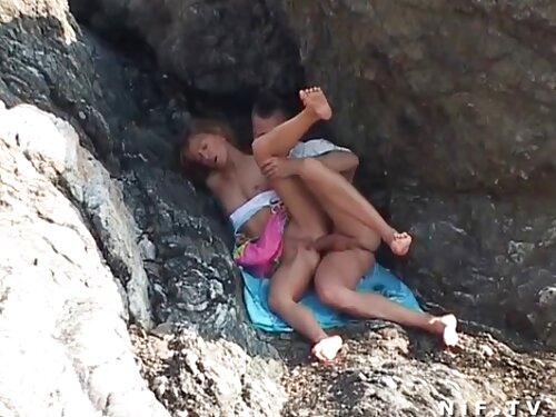 POV rubia folla jove ...