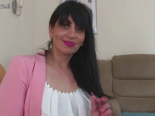 Una morena con leggi ...